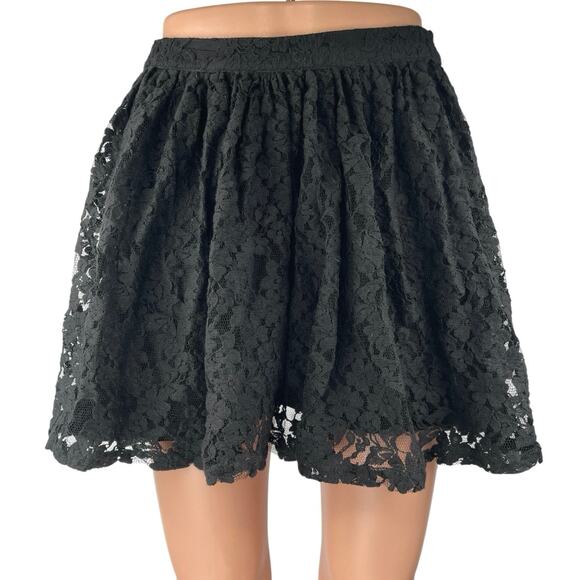Forever 21 Women's Black Lace Floral Mini Zipper Flared A Line Skirt Size 28 - Picture 1 of 5